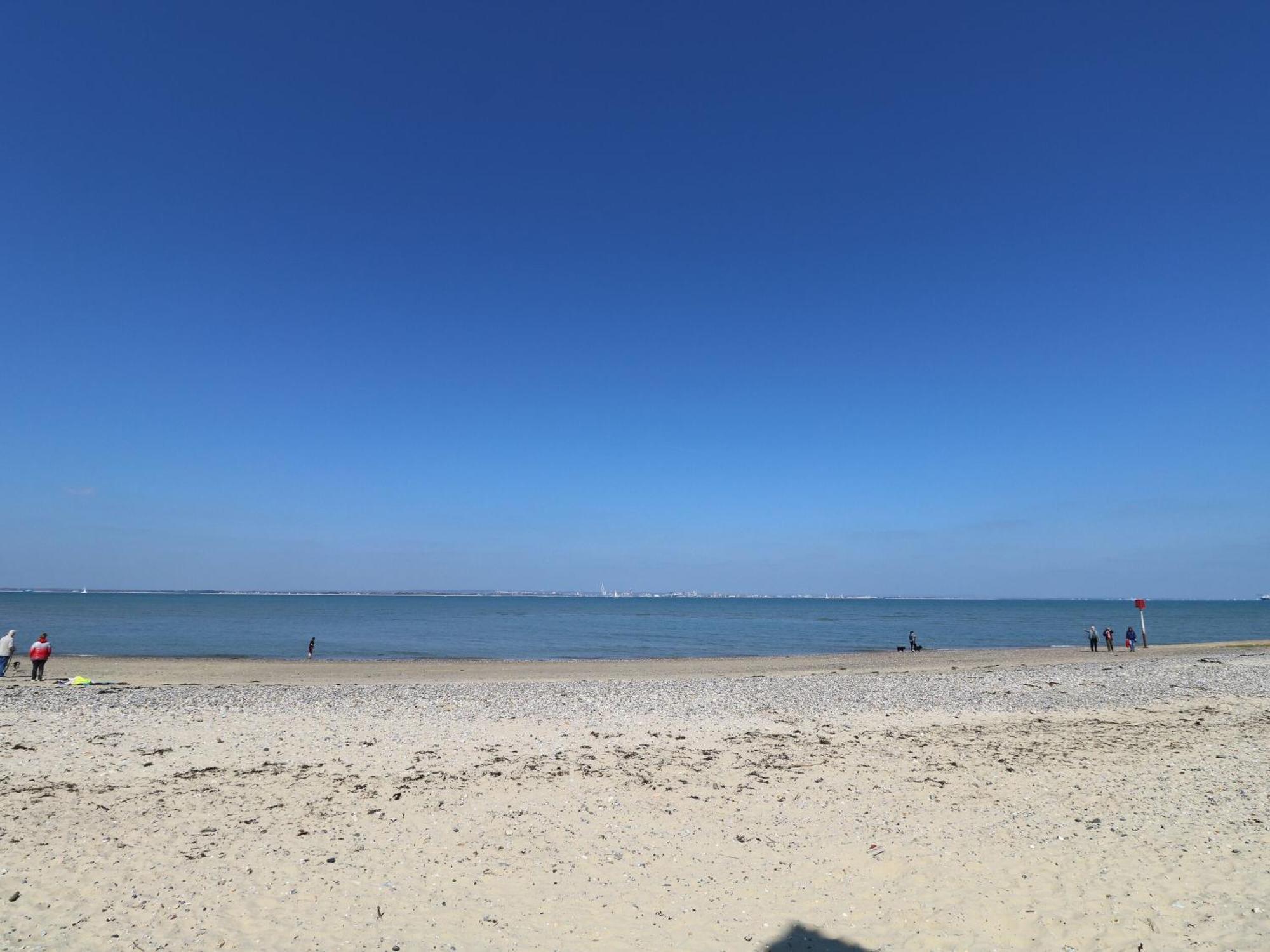 High Tide Villa Cowes  Bagian luar foto
