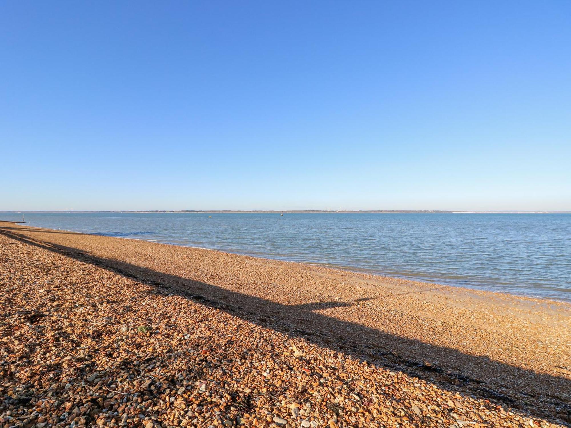 High Tide Villa Cowes  Bagian luar foto