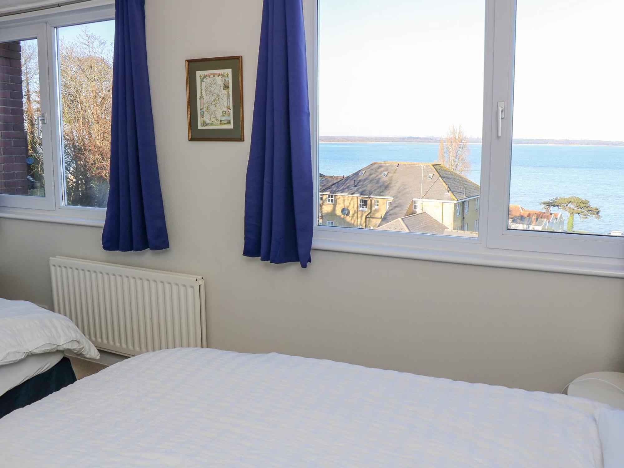 High Tide Villa Cowes  Bagian luar foto